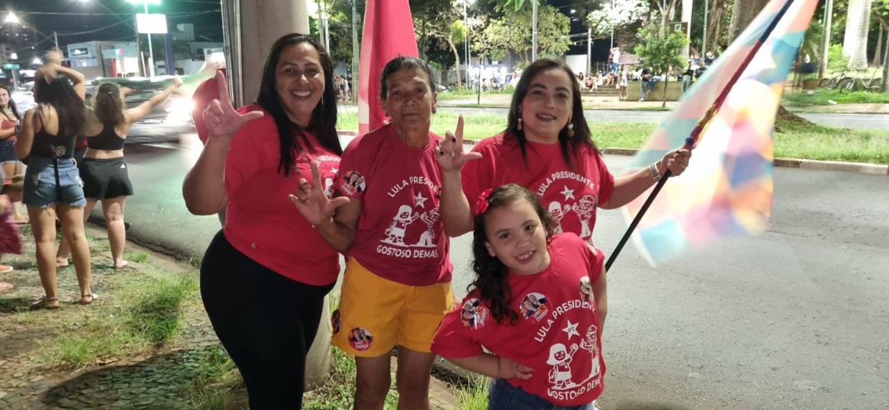 Foto 3 de 6 — Lula (PT) vence 2º turno das eleições em Araraquara